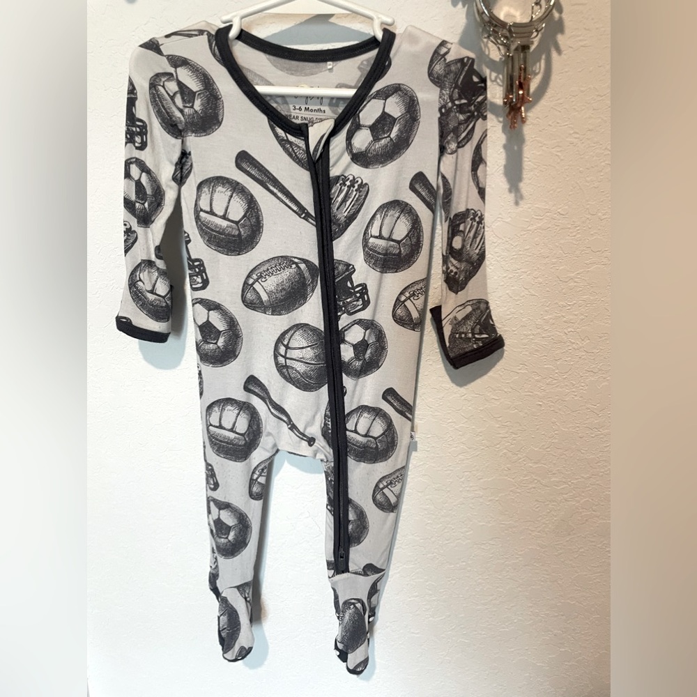 Duray Baby Bamboo Footie 3-6 Month Sports print football baseball soccer